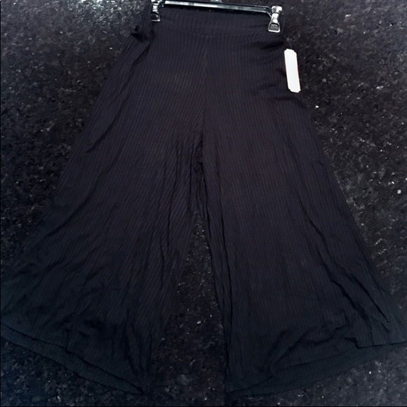 Lightly Ribbed GB Culotte Pants - Picture 7 of 16